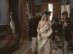 Красотка Яна Шивкова оголила грудь в сериале «Любовные авантюры» фото #10