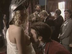 Красотка Яна Шивкова оголила грудь в сериале «Любовные авантюры» фото #13