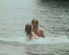 Полностью голая Оксана Калиберда в фильме «Любовь на острове смерти» фото #11