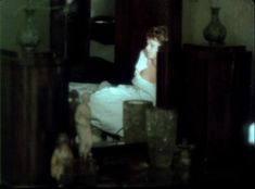 Татьяна Скороходова оголила грудь в фильме «Любовь» фото #6