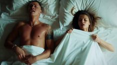 Сексуальная Любовь Аксенова показала голые сиськи в сериале «Мажор» фото #1