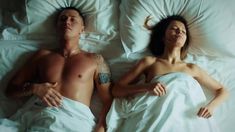 Сексуальная Любовь Аксенова показала голые сиськи в сериале «Мажор» фото #2