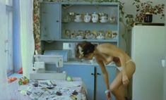 Красивая Наталья Негода оголила грудь и попу в фильме «Маленькая Вера» фото #3