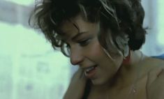 Красивая Наталья Негода оголила грудь и попу в фильме «Маленькая Вера» фото #6