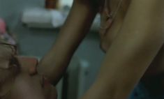 Красивая Наталья Негода оголила грудь и попу в фильме «Маленькая Вера» фото #9