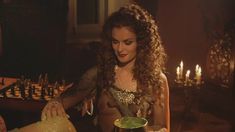 Голая грудь Тани Ю в сериале «Мастер и Маргарита» фото #20