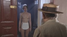 Голая грудь Тани Ю в сериале «Мастер и Маргарита» фото #24