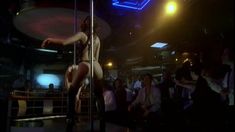 Голая грудь Евгении Брик в сериале «Матрешки»