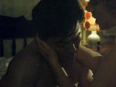 Лариса Шахворостова засветила грудь в фильме «Маэстро вор» фото #14