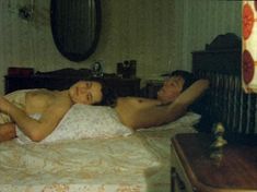 Лариса Шахворостова засветила грудь в фильме «Маэстро вор» фото #17