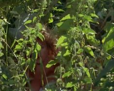 Ирина Розанова засветила сиськи в фильме «Мелкий бес» фото #2