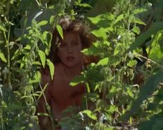 Ирина Розанова засветила сиськи в фильме «Мелкий бес» фото #3