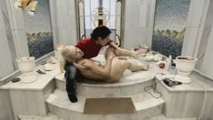 Наталья Панова оголила грудь и попу в сериале «Метод Лавровой»