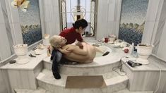 Наталья Панова оголила грудь и попу в сериале «Метод Лавровой»