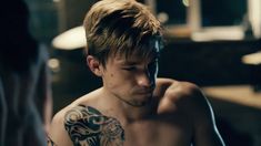 Красивая Паулина Андреева снялась голой в сериале «Метод» фото #7