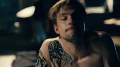 Красивая Паулина Андреева снялась голой в сериале «Метод» фото #9