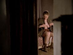 Красотка Татьяна Шитова оголила грудь в фильме «Мещерские» фото #14