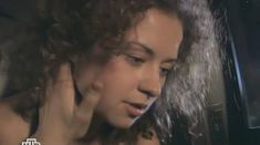 Голая грудь Натальи Русиновой в сериале «Молодые и злые» фото #29