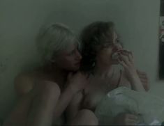 Марина Зудина оголила грудь в фильме «Мордашка» фото #5