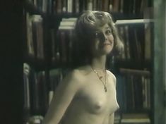 Голые сиськи Ирины Феофановой в фильме «Мужские портреты» фото #17