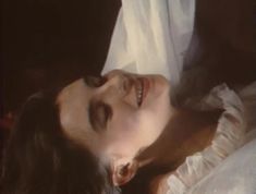 Сексуальная Екатерина Стриженова снялась обнажённой в сериале «Мушкетеры 20 лет спустя» фото #4