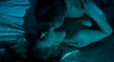 Голая грудь Анны Казючиц в фильме «Мы умрем вместе» фото #5