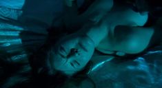 Голая грудь Анны Казючиц в фильме «Мы умрем вместе» фото #7