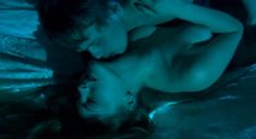 Голая грудь Анны Казючиц в фильме «Мы умрем вместе» фото #8