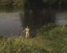 Абсолютно голая Мария Глазкова в фильме «На заре туманной юности» фото #6