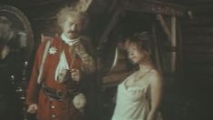 Голая грудь Ольги Жулиной в фильме «На помощь, братцы!» фото #22