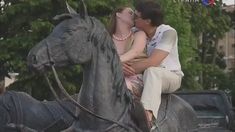 Чувственная Анна Геллер засветила грудь в сериале «Наваждение» фото #10