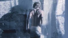 Голые сиськи Дарьи Мороз в фильме «Нанкинский пейзаж» фото #4