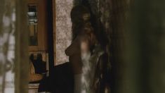 Голые сиськи Дарьи Мороз в фильме «Нанкинский пейзаж» фото #17