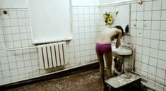 Голые сиськи Евгении Серебренниковой в фильме «Нас не догонишь» фото #2