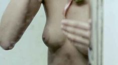 Голые сиськи Евгении Серебренниковой в фильме «Нас не догонишь» фото #4