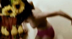 Голые сиськи Евгении Серебренниковой в фильме «Нас не догонишь» фото #10