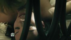 Голая попа Ольги Павловец в сериале «Наше счастливое завтра» фото #4