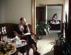 Голая грудь Елены Поповой в фильме «Не будите спящую собаку» фото #2