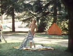 Голая грудь Елены Поповой в фильме «Не будите спящую собаку» фото #8