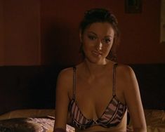 Красотка Юлия Такшина случайно засветила грудь в сериале «Не родись красивой» фото #13