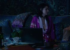 Красотка Юлия Такшина случайно засветила грудь в сериале «Не родись красивой» фото #25