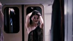 Страстная Елизавета Боярская засветила голую грудь в фильме «Не скажу» фото #1