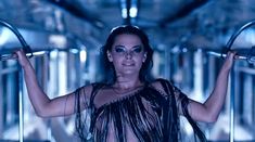 Страстная Елизавета Боярская засветила голую грудь в фильме «Не скажу» фото #8