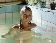 Красотка Ольга Сидорова оголила грудь в фильме «Нежный возраст» фото #2