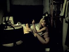 Александра Колкунова засветила грудь в фильме «Неизвестные страницы из жизни разведчика» фото #1