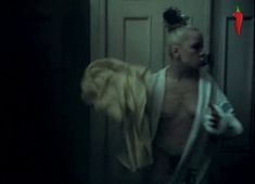 Голая грудь Евдокии Германовой в фильме «Ниагара» фото #2