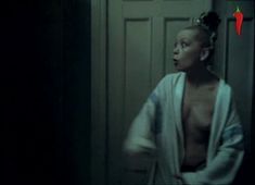 Голая грудь Евдокии Германовой в фильме «Ниагара» фото #3