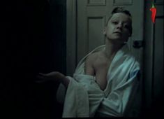 Голая грудь Евдокии Германовой в фильме «Ниагара» фото #5