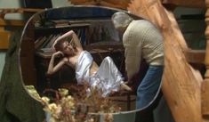 Голая грудь Лянки Грыу в фильме «Обнаженная натура» фото #2