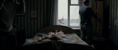 Пышная голая грудь Юлии Ауг в фильме «Овсянки» фото #8